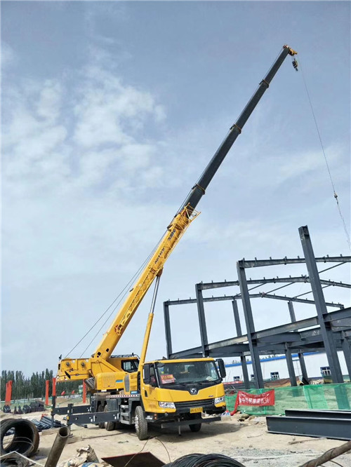 河口区超高层建筑钢结构吊装案例